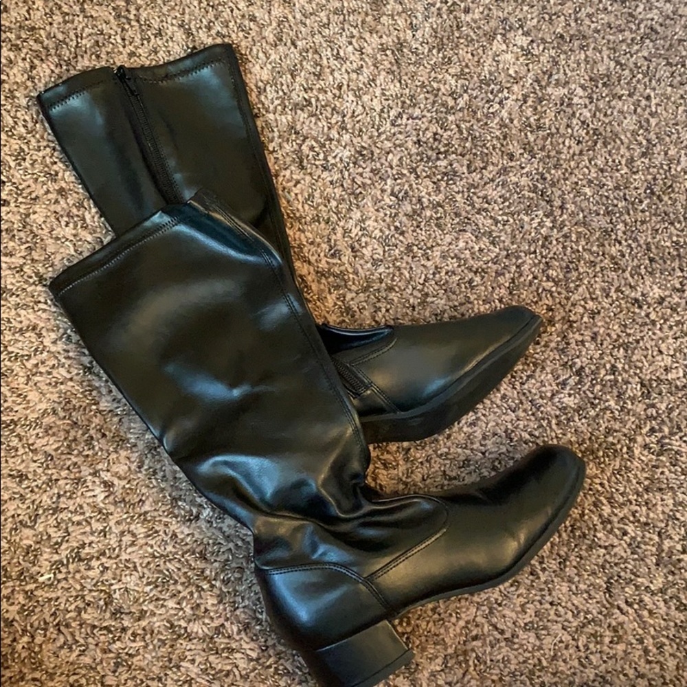 Black boots